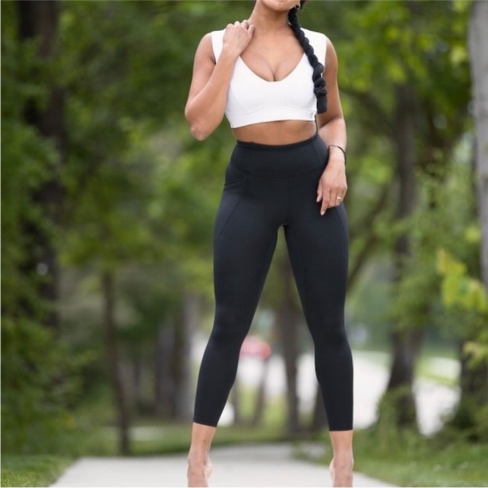 Kinflyte Black Leggings Women’s Size‎ 2XL with side pockets